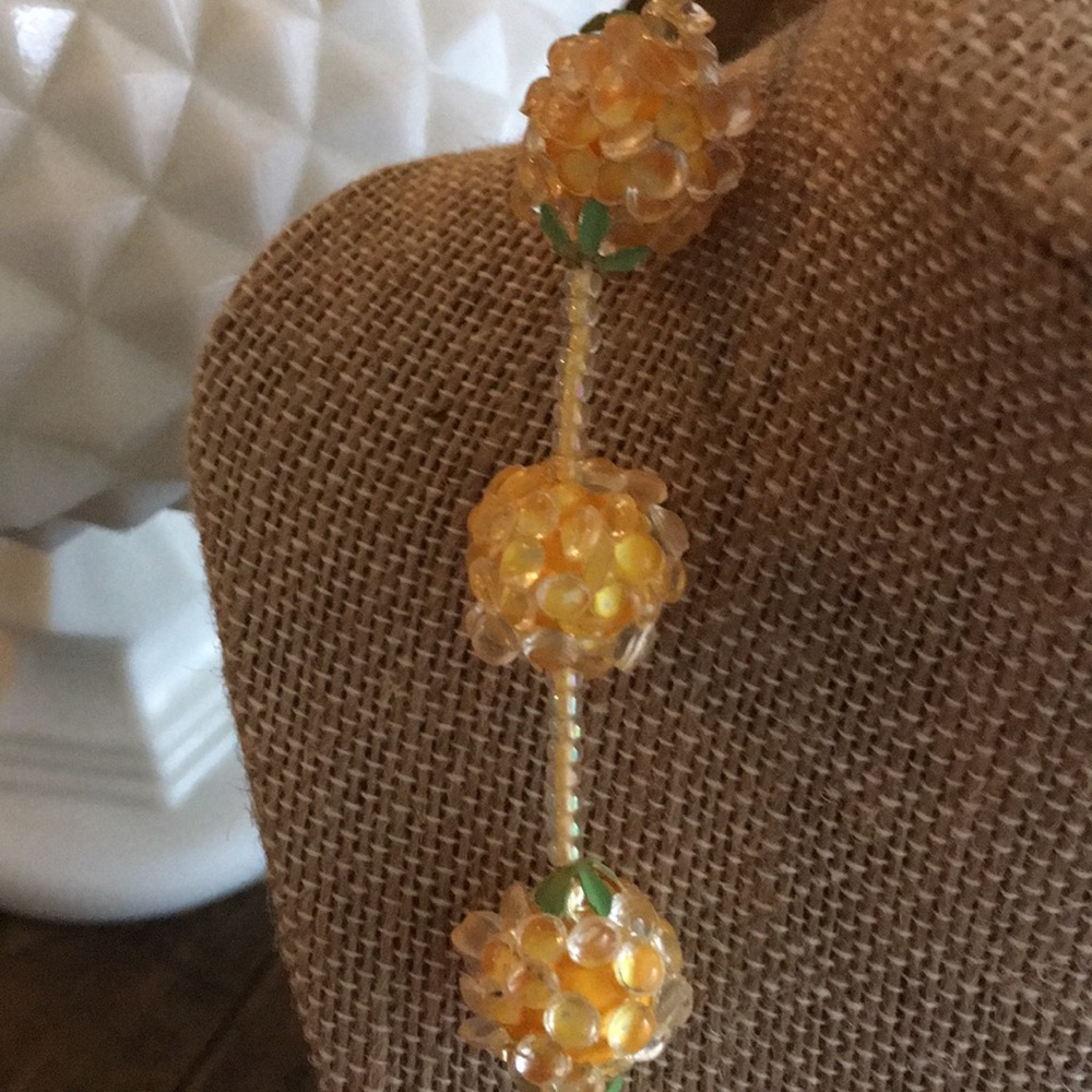 Vintage yellow beaded statement necklace - Picture 2 of 8
